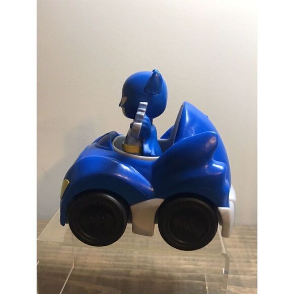 Fisher Price Little People DC Super Friends Batman Car And Figure - Picture 2 of 7